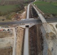 Luftaufnahme der Baustelle an der Eisenbahnüberführung