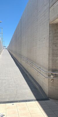 Eine barrierefreier Zugang zu den Bahngleisen