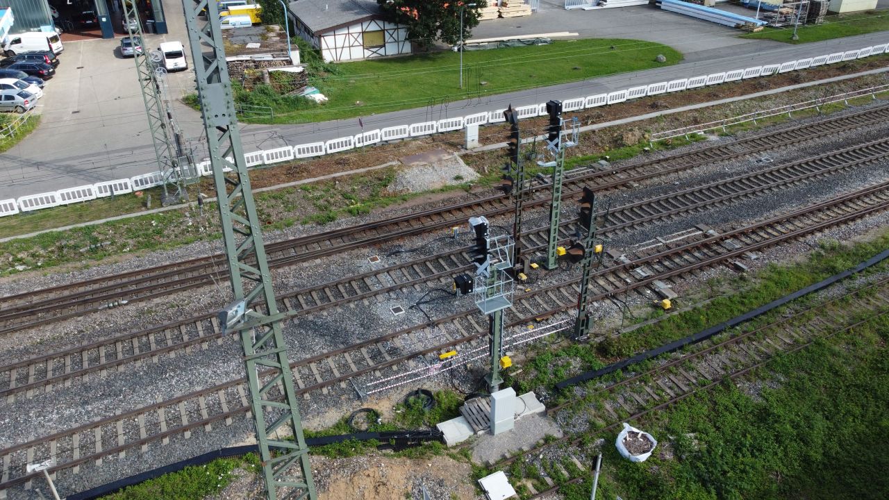 Wenn das ESTW in Betrieb ist, baut die Bahn die alten Signale zurück. (Foto: Jürgen Schmidt)