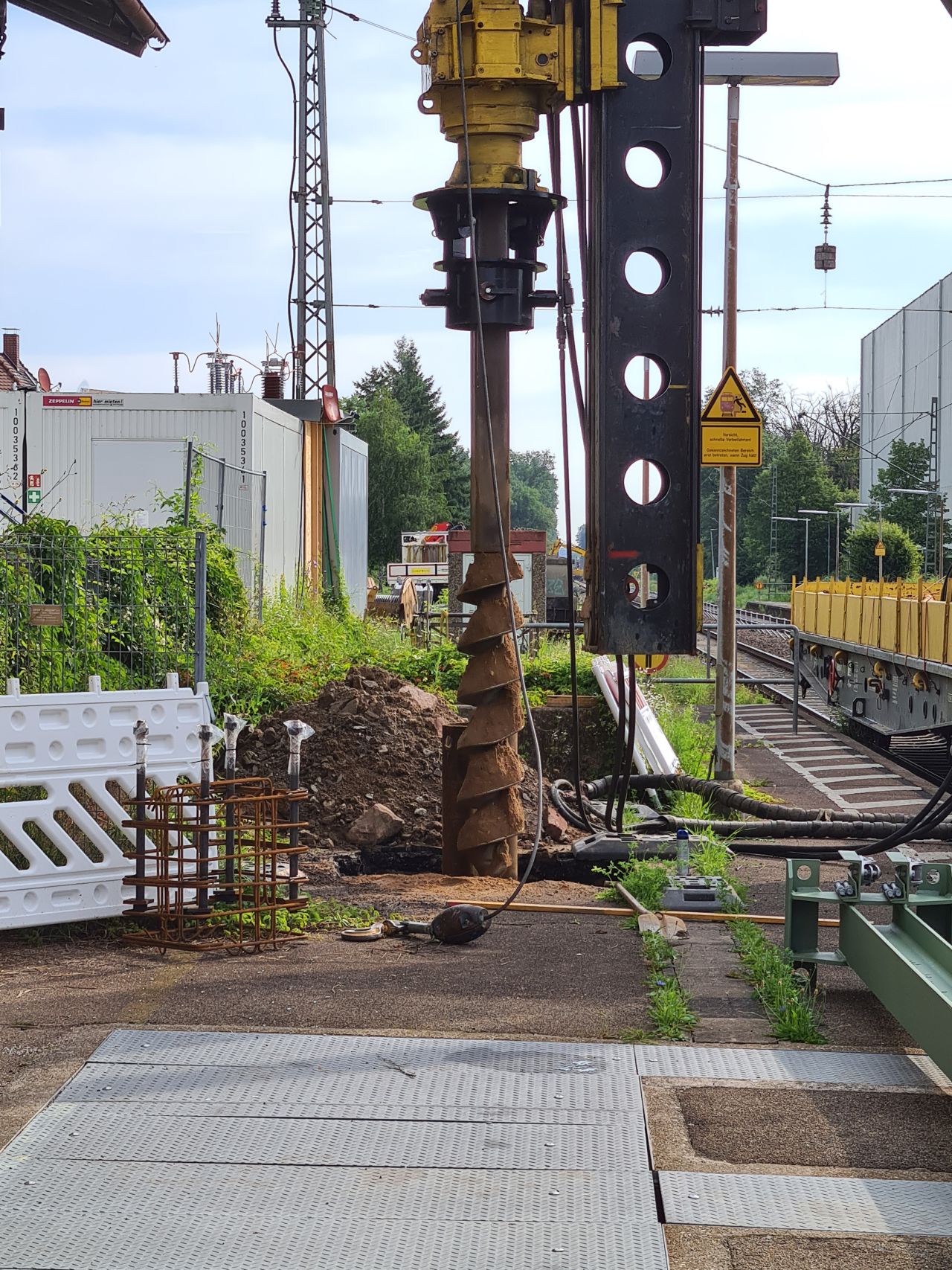 Rammgerät im Einsatz in Forchheim (Foto: Deutsche Bahn AG/Mhamed Bedoui)