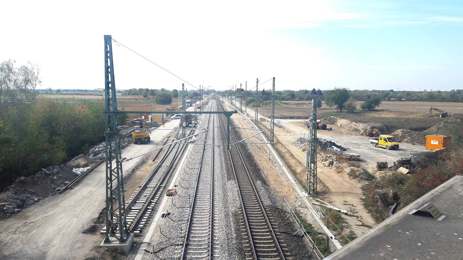 Die Arbeiten an der Neubaustrecke starteten im Sommer 2018. In Bashaide lagen damals nur die Gleise der Rheinbahn. (Foto: DB AG/Alexander Dobner)