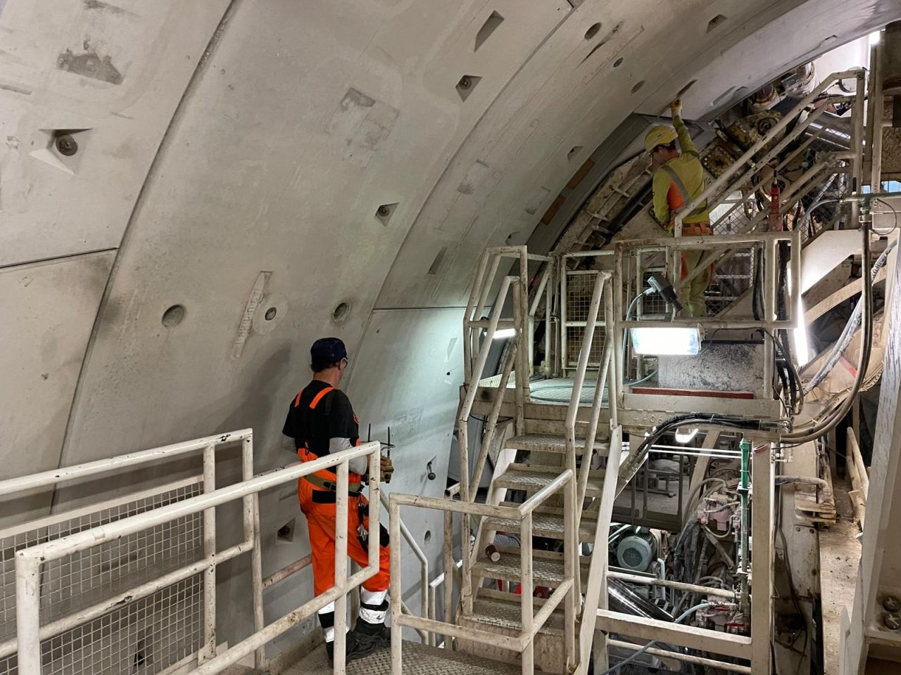 Einbau des letzten Tübbingrings (Foto: Bauüberwachung INGE Tunnel Rastatt)
