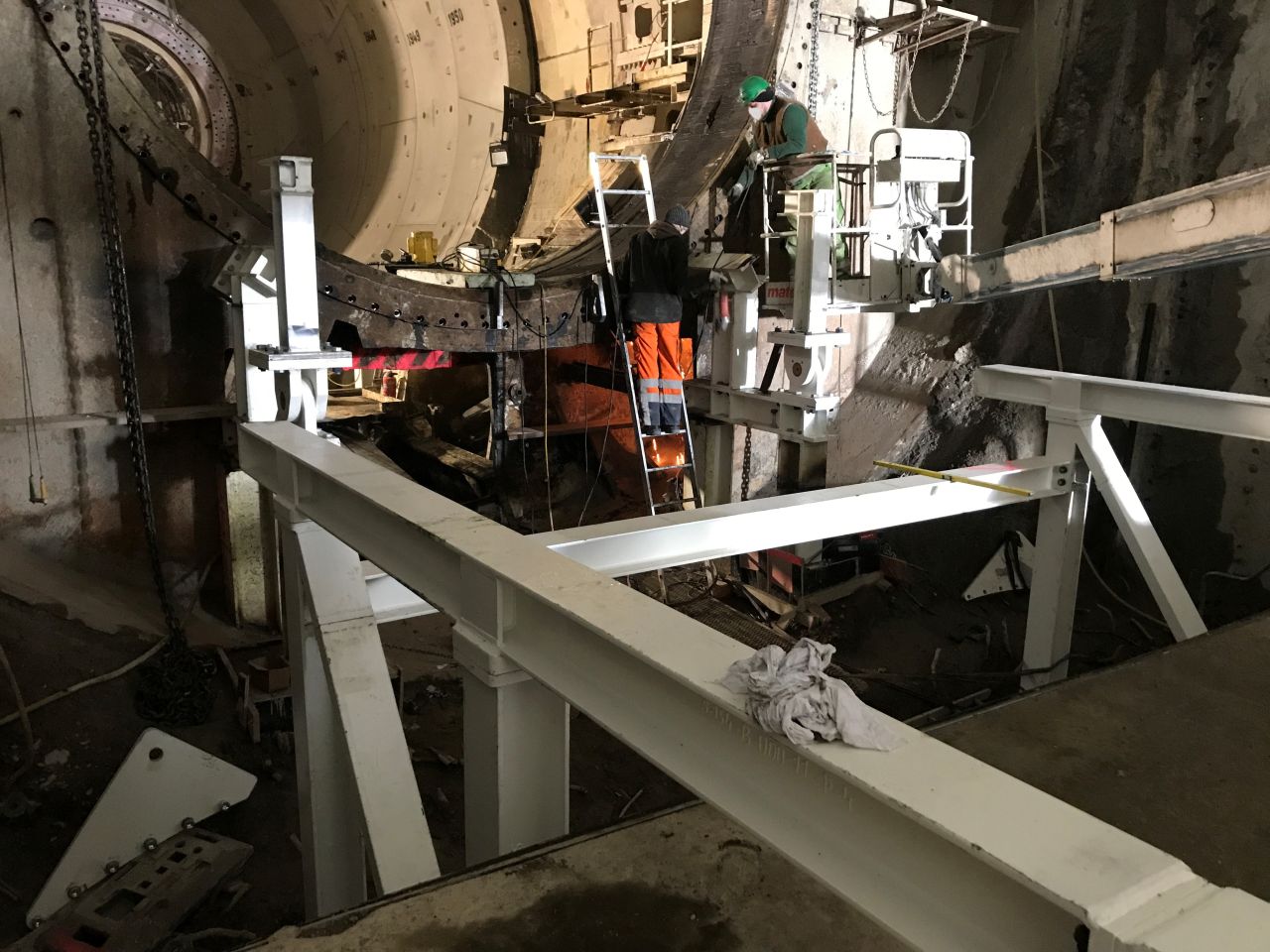 Auch südlich des Schneidrads entsteht eine Gleitbahn. (Foto: Bauüberwachung INGE Tunnel Rastatt)