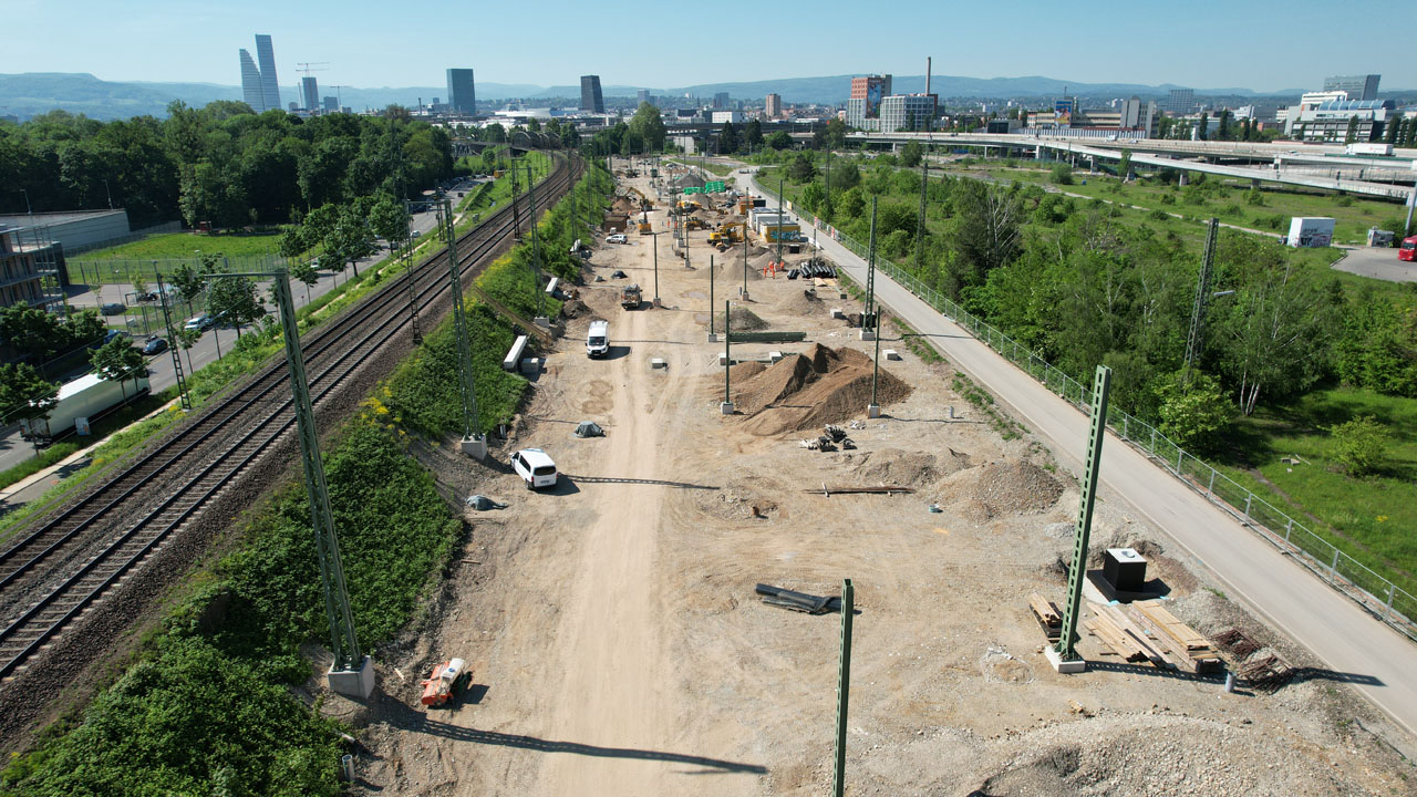 190 Beleuchtungsmasten sollen entlang der Gleisgruppe F stehen. (Foto: Jürgen Schmidt)