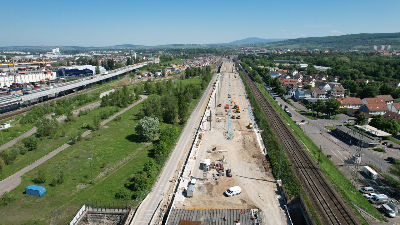 Der Bau der Schienen hat begonnen. (Foto. Jürgen Schmidt)