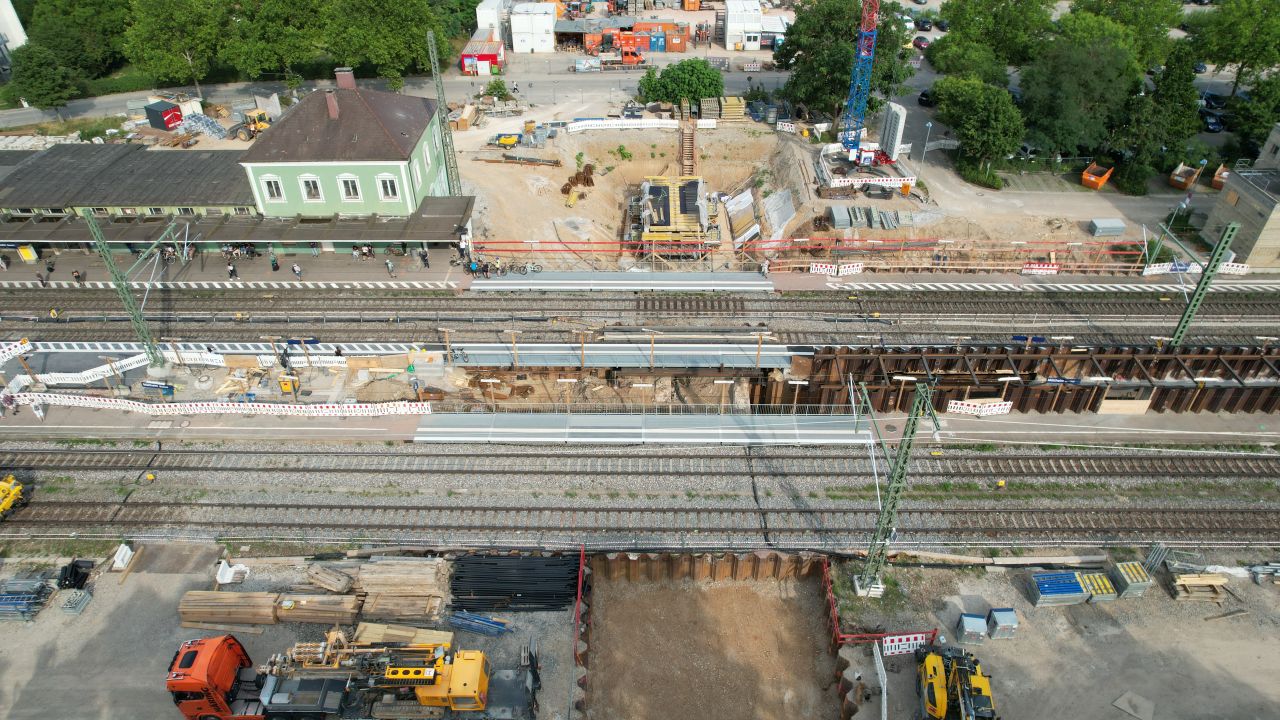 Anfang Juli wird auch die Decke des Rahmenbauwerks hergestellt. (Foto: Jürgen Schmidt)