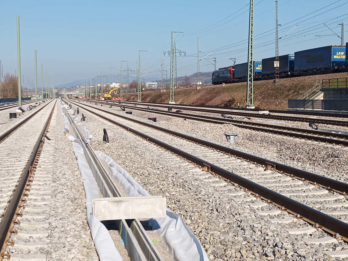 Die DB verlegt mehrere tausend Meter Kabel. (Foto: Deutsche Bahn AG/ Matthias Völkner)
