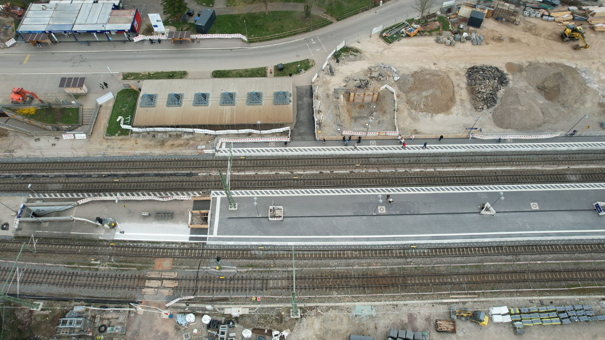 Der Mittelbahnsteig wird 245 Meter lang.