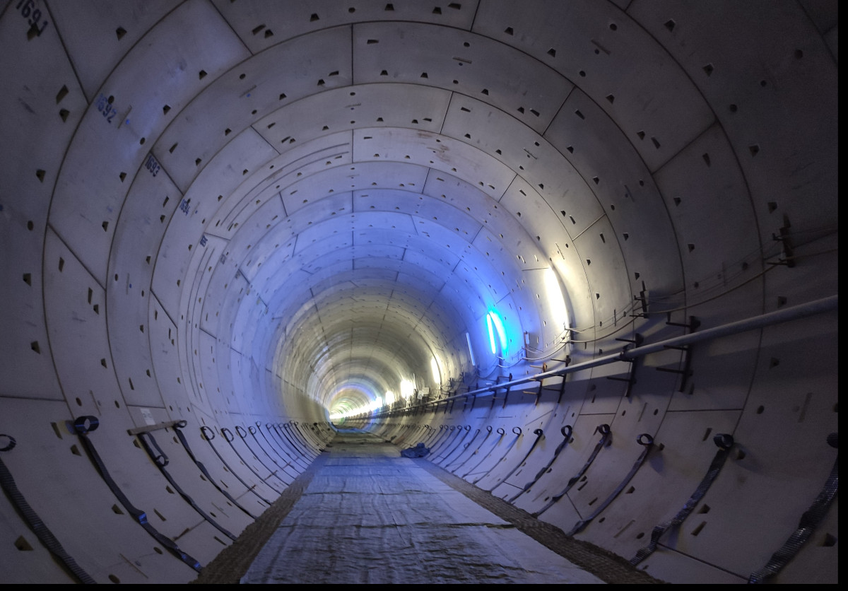 In der Weströhre sind drei von vier Lagen Beton aufgeschichtet. (Foto: Bauüberwachung/L. Stürm)