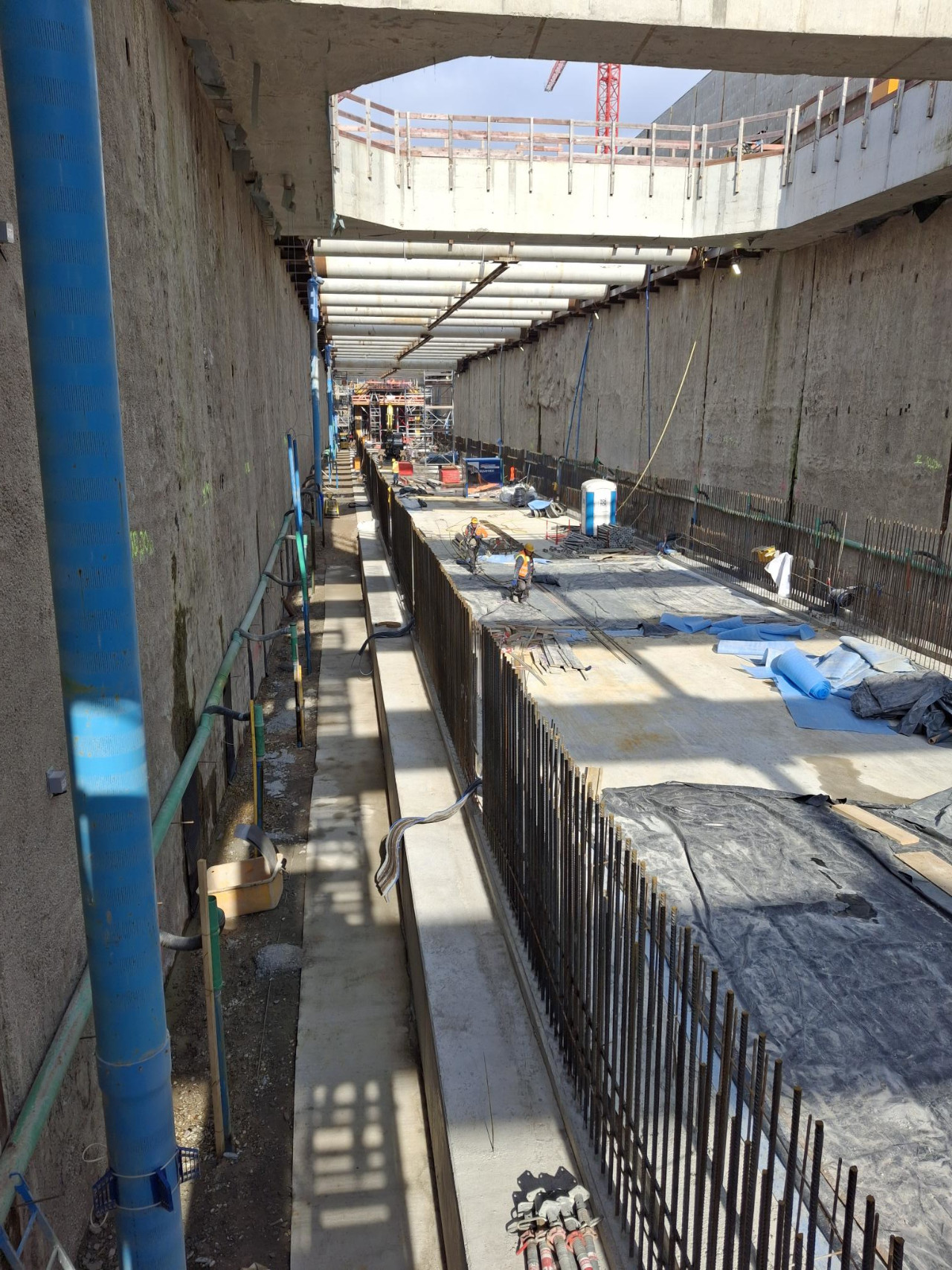 Fertig betonierte Tunnelsohlen.